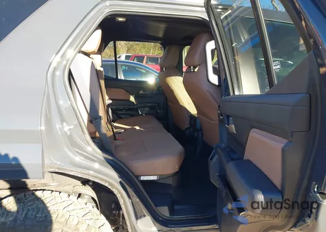 2025 Toyota 4Runner Hybrid Limited из США, поврежденный, VIN JTEVB5BR7S5007442